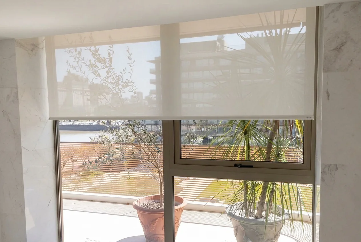 Estar con terraza — roller